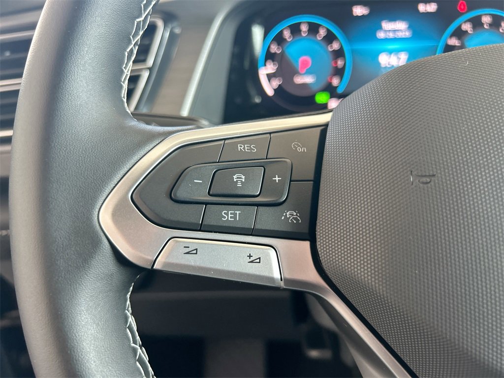 New 2025 Volkswagen Atlas Cross Sport SE image 18