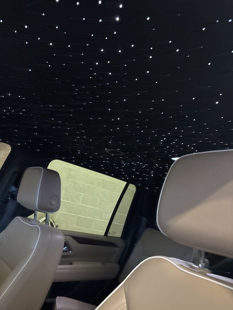 Used 2023 Chevrolet Suburban Premier image 9