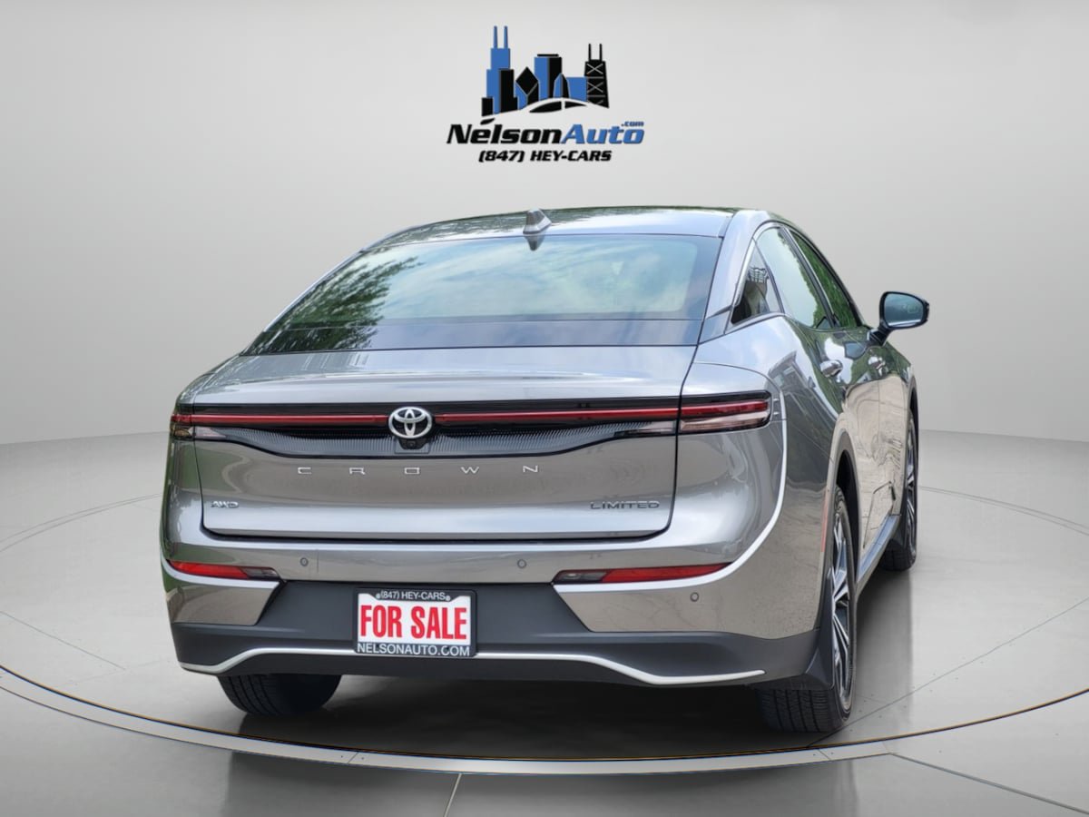 Used 2023 Toyota Crown AWD/4WD image 5