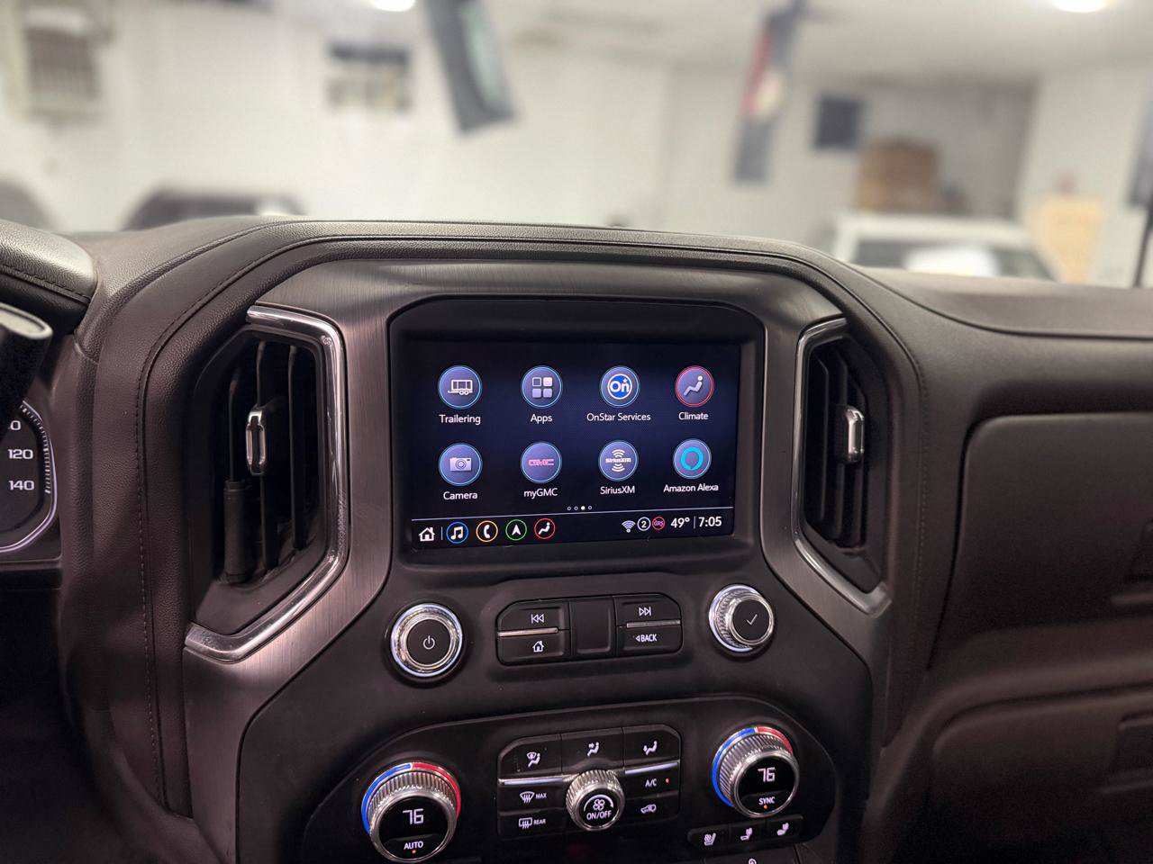 Used 2022 GMC Sierra 3500 Denali w/ Denali Ultimate Package AWD/4WD image 28