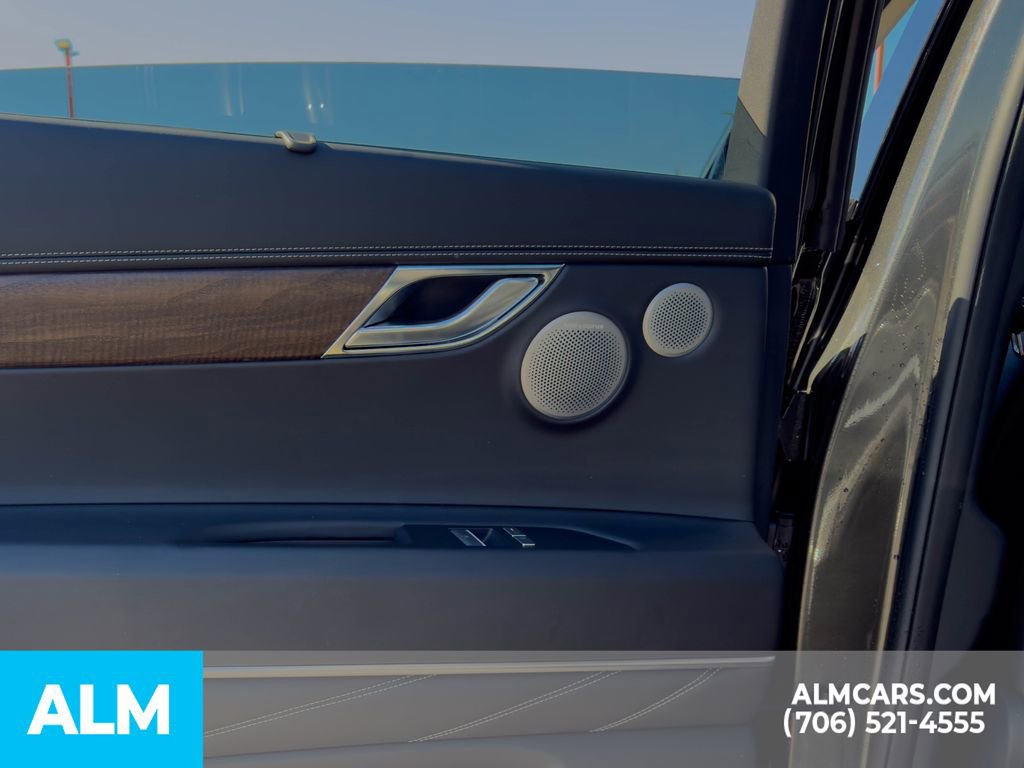 Used 2025 Genesis GV80 2.5T Advanced image 11