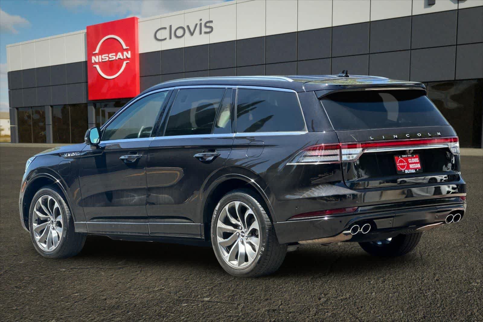 Used 2022 Lincoln Aviator Grand Touring w/ Class IV Trailer Tow Package AWD/4WD image 7