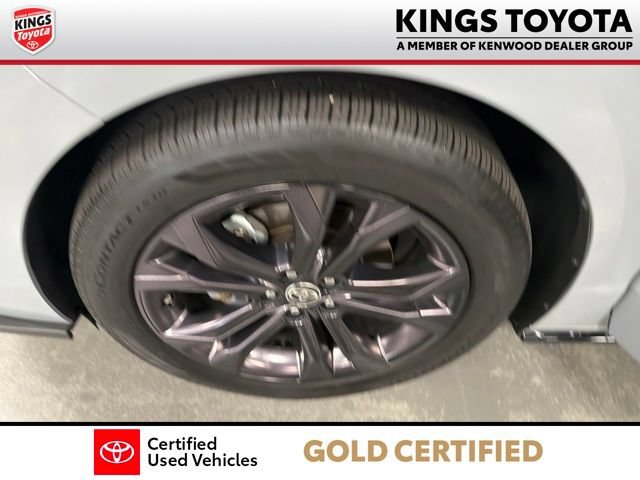 Used 2025 Toyota Sienna XSE AWD/4WD image 32