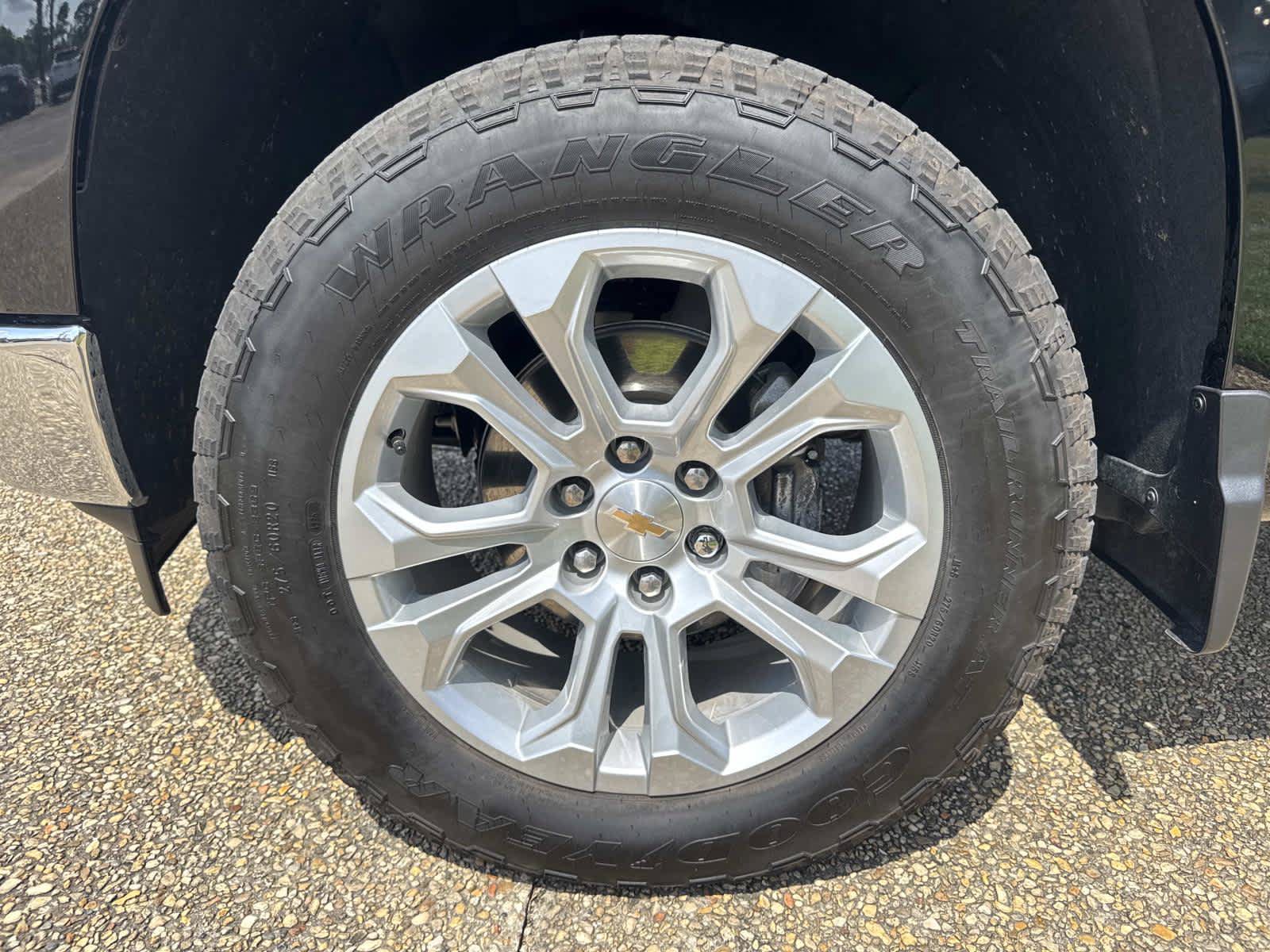 New 2026 Chevrolet Silverado 1500 LTZ w/ LTZ Premium Package AWD/4WD image 3