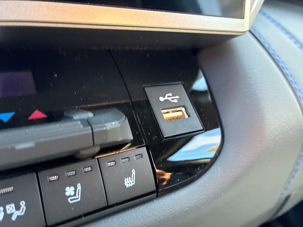 New 2026 Toyota Tundra Platinum image 40