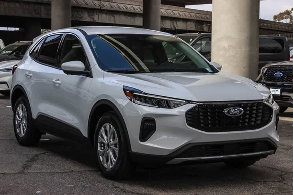 New 2024 Ford Escape Active w/ Tech Pack #2 image 3