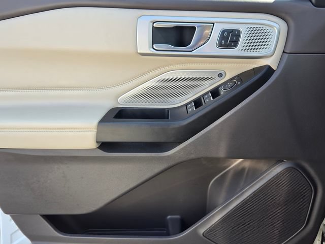 Used 2020 Ford Explorer Platinum w/ Premium Technology Package AWD/4WD image 29