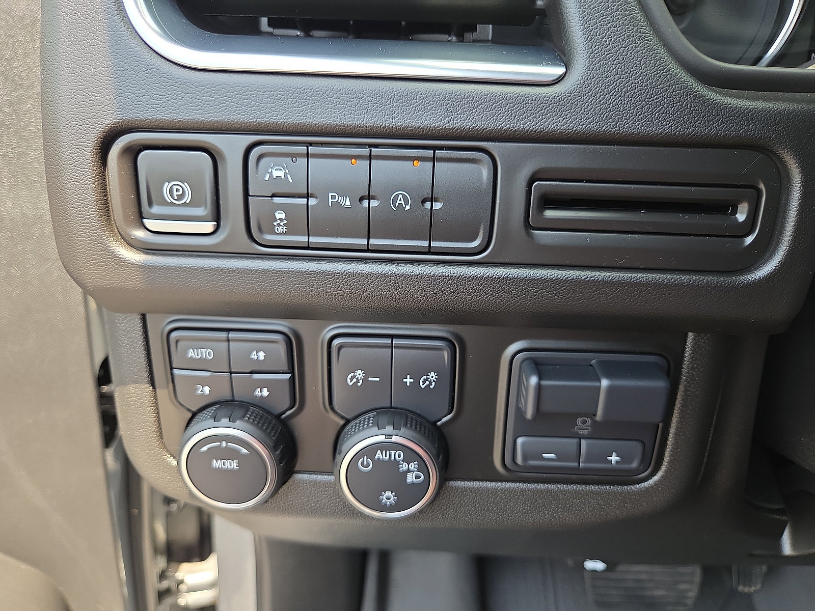 Used 2024 Chevrolet Tahoe LS w/ Max Trailering Package AWD/4WD image 33