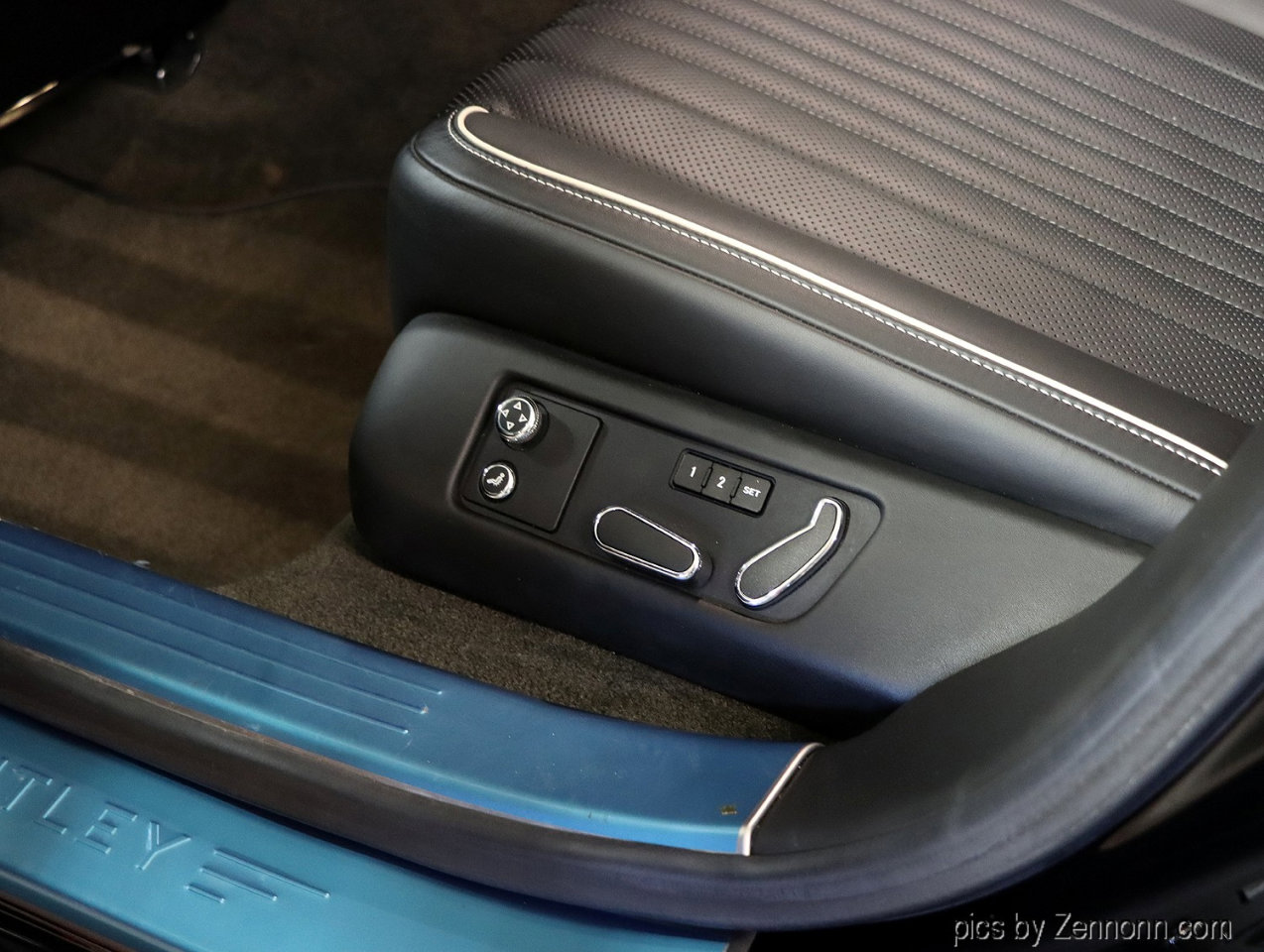 Used 2018 Bentley Flying Spur V8 image 17