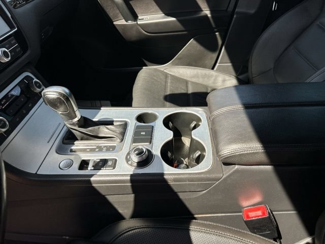 Used 2017 Volkswagen Touareg Wolfsburg Edition AWD/4WD image 34