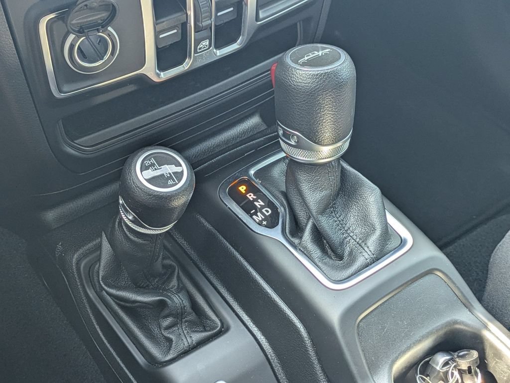 Used 2023 Jeep Gladiator Sport AWD/4WD image 20