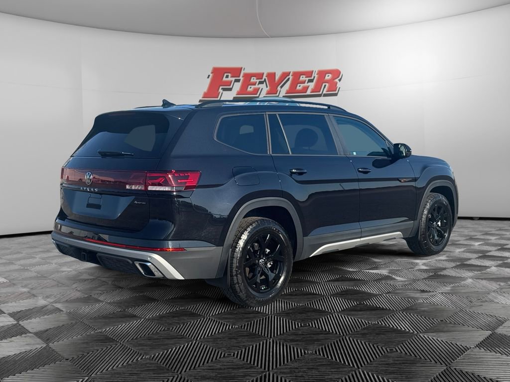 Used 2024 Volkswagen Atlas Peak Edition SEL image 5