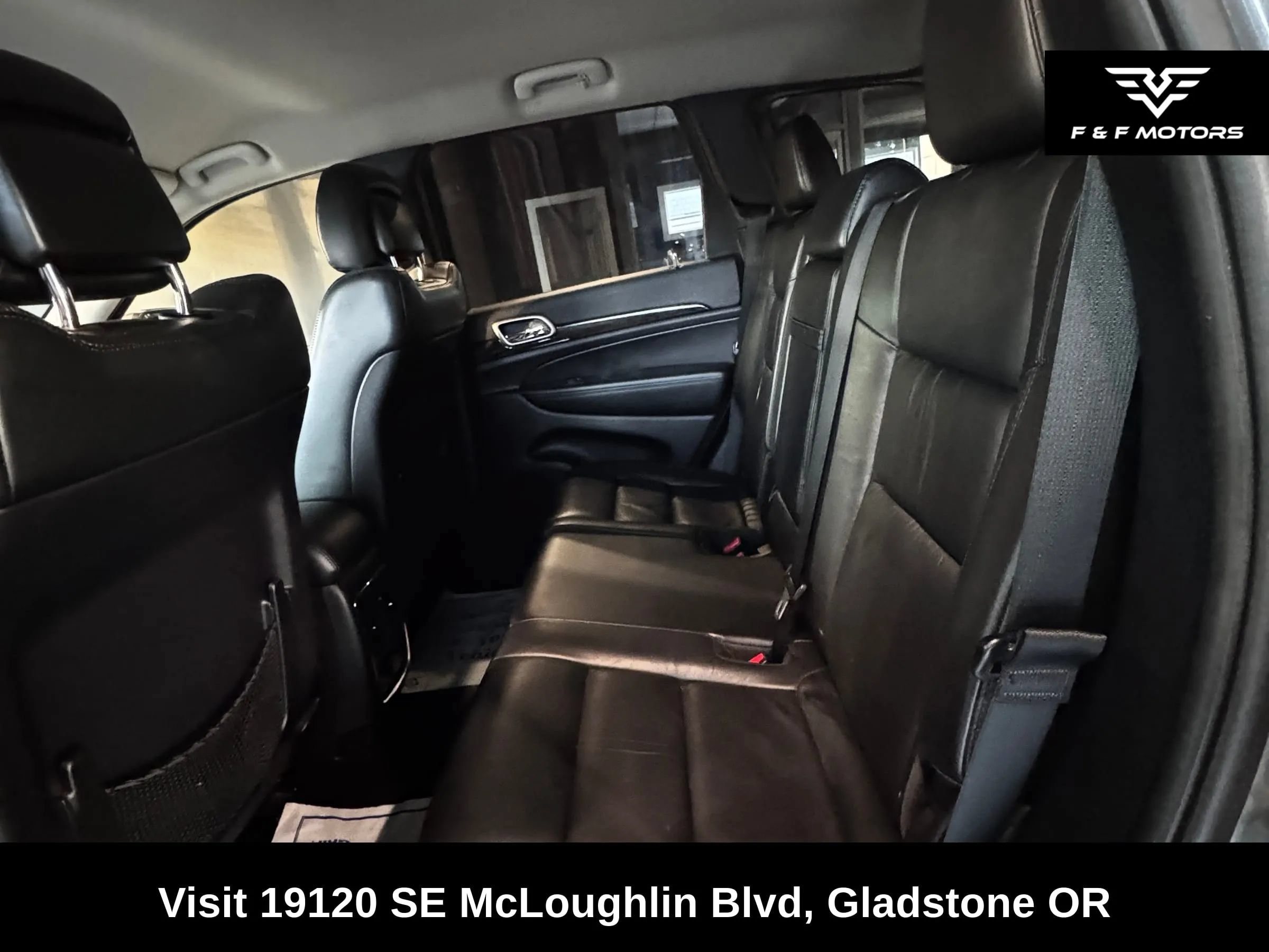 Used 2012 Jeep Grand Cherokee Laredo AWD/4WD image 12