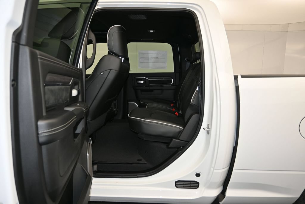 New 2026 RAM 2500 Laramie AWD/4WD image 24