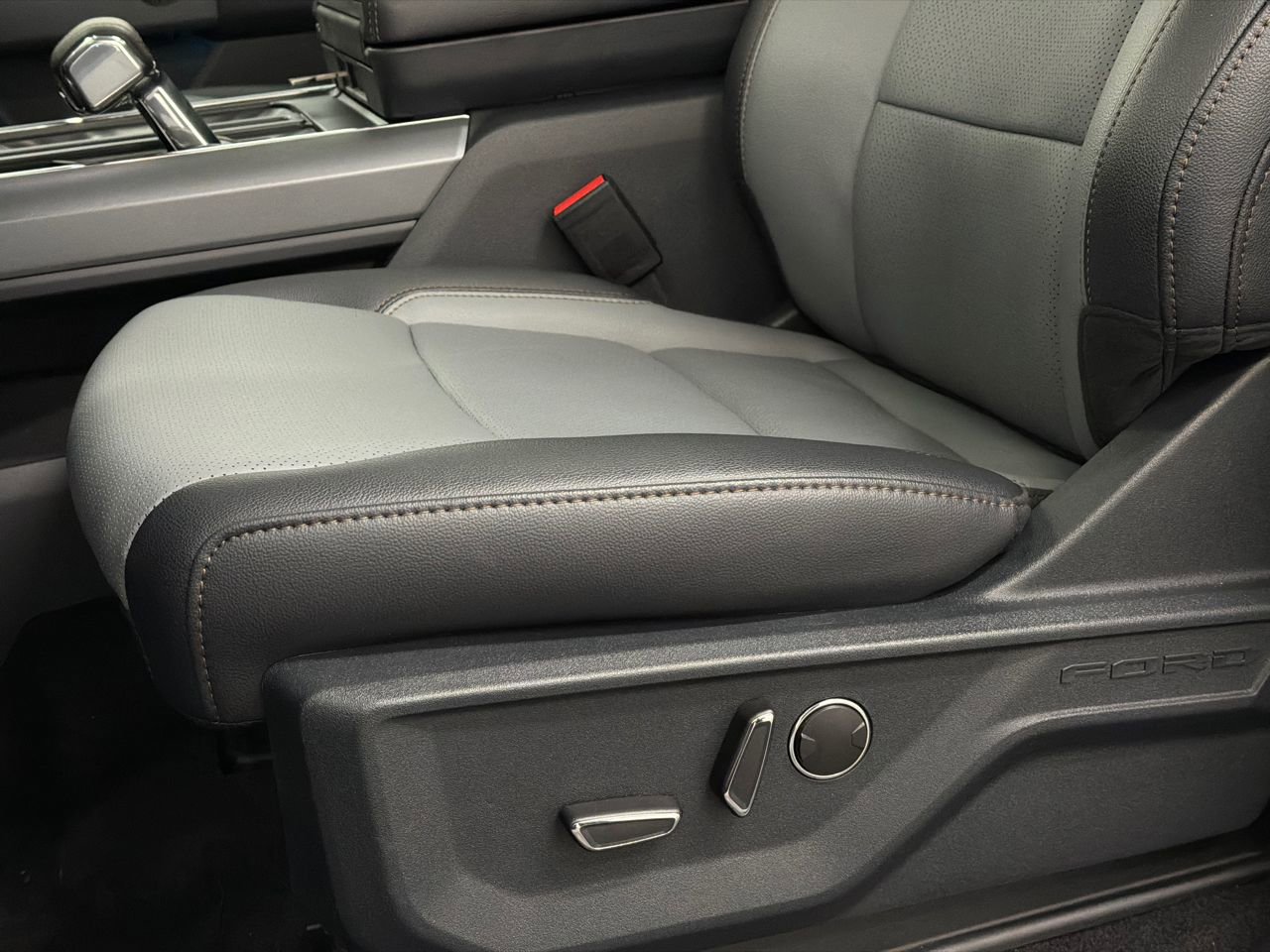 New 2025 Ford F150 Lightning Lariat image 20