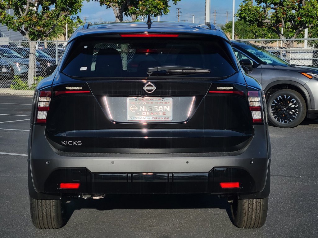 New 2026 Nissan Kicks SV w/ SV Premium Package FWD image 6
