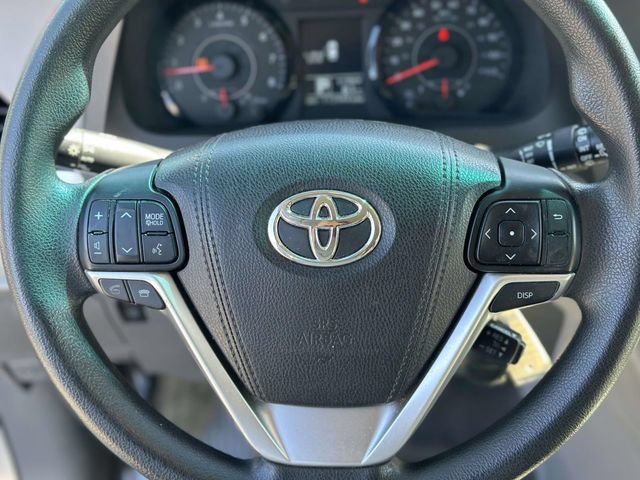 Used 2015 Toyota Sienna LE FWD image 19