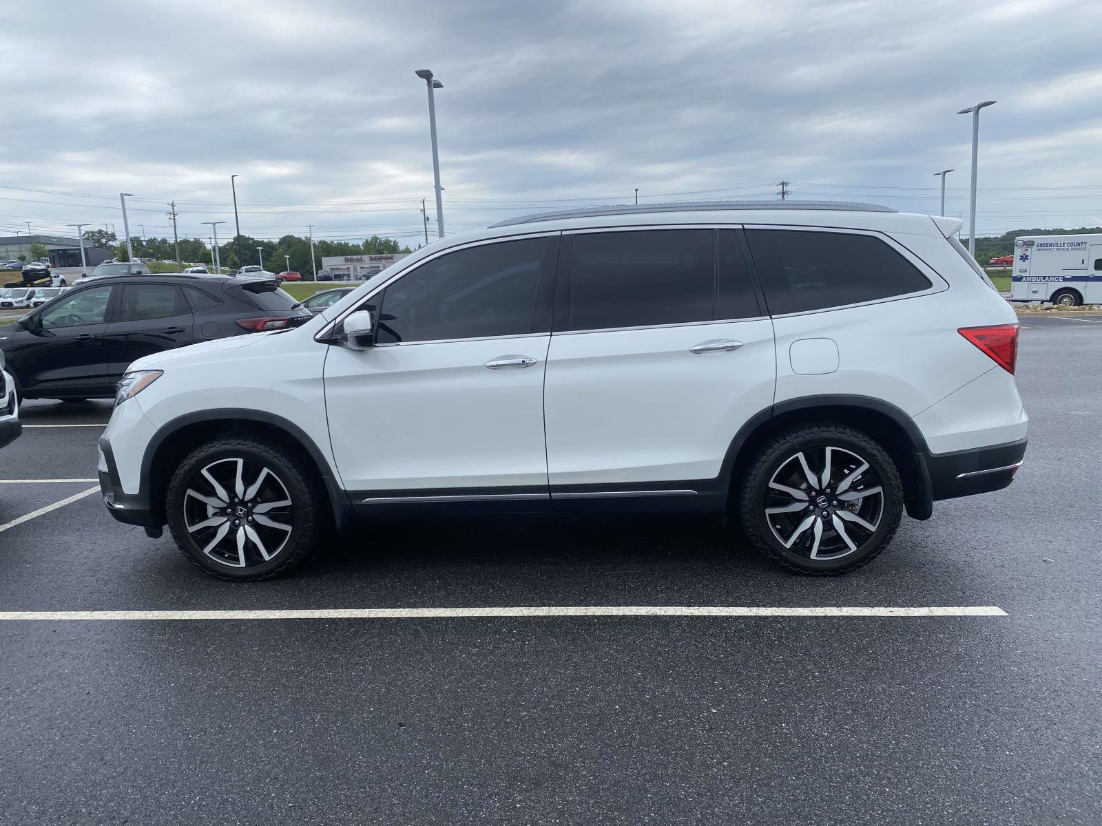 Used 2022 Honda Pilot Touring image 4