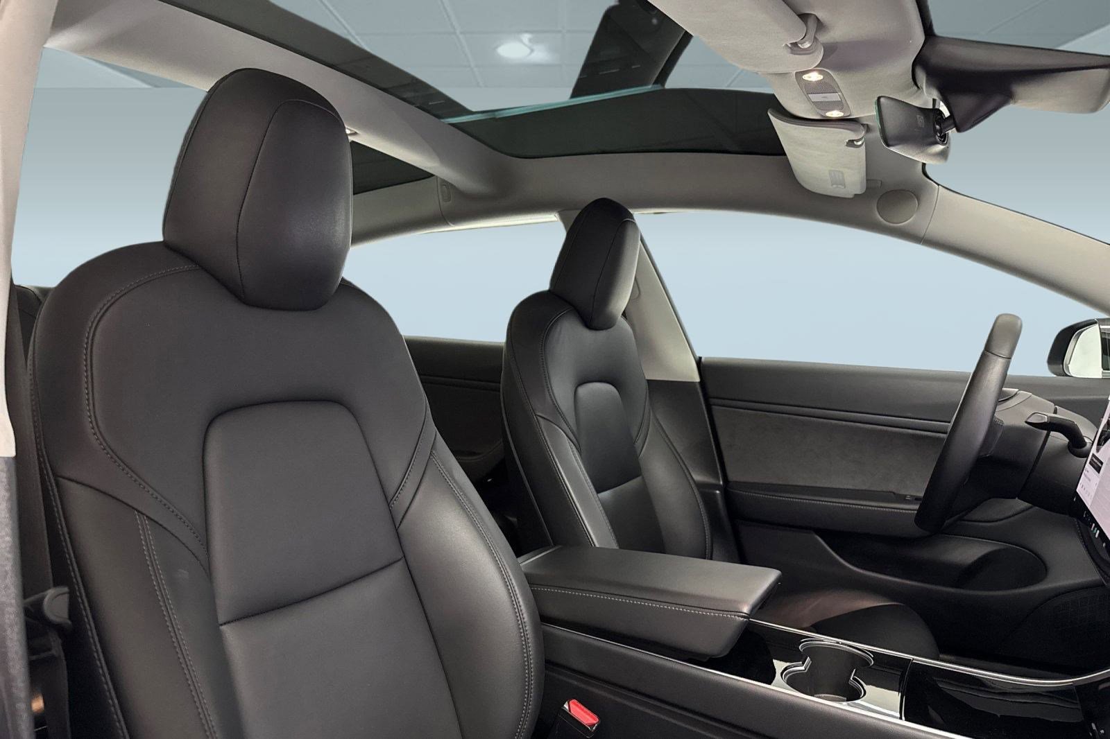 Used 2018 Tesla Model 3 Performance image 29