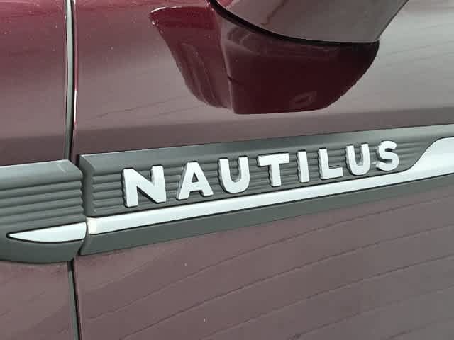 Used 2023 Lincoln Nautilus Reserve w/ Luxury Package AWD/4WD image 13