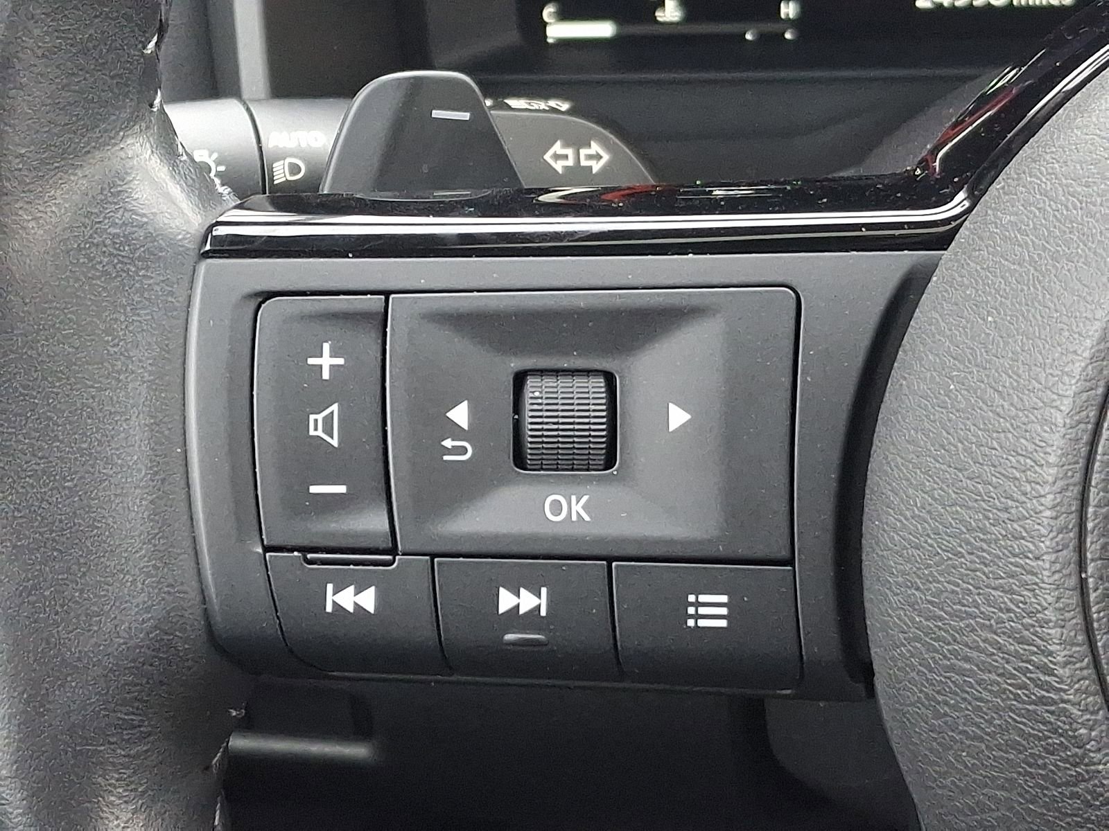 Used 2023 Nissan Rogue Platinum w/ Platinum Premium Package image 22