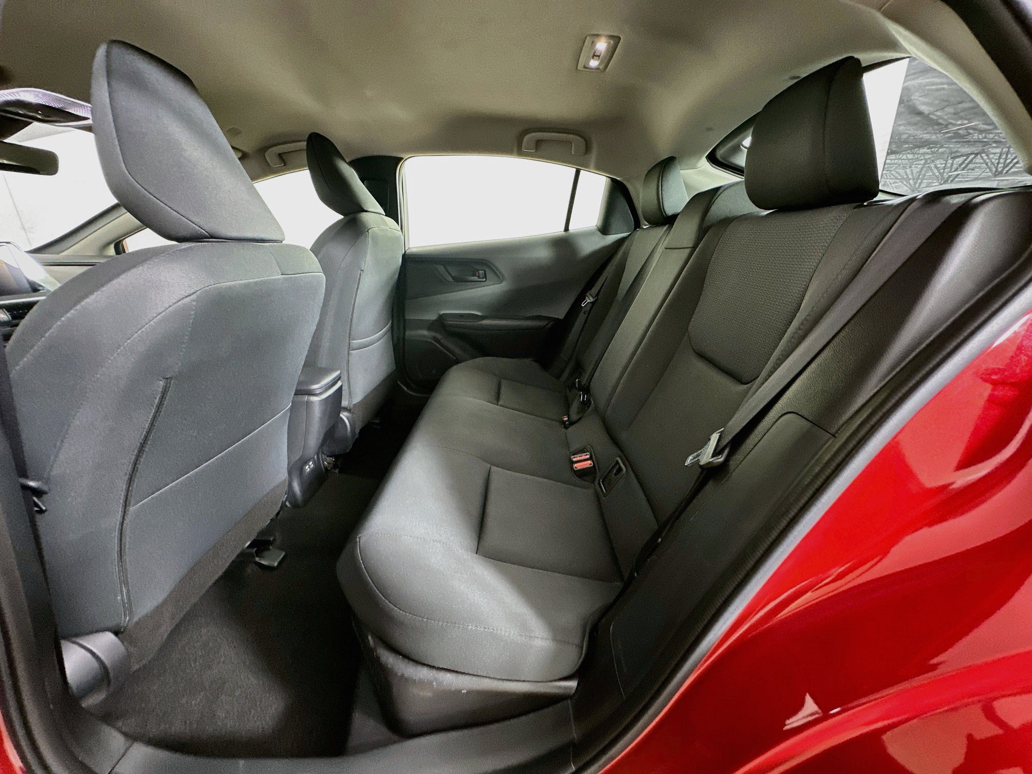 Used 2025 Toyota Prius LE FWD image 26
