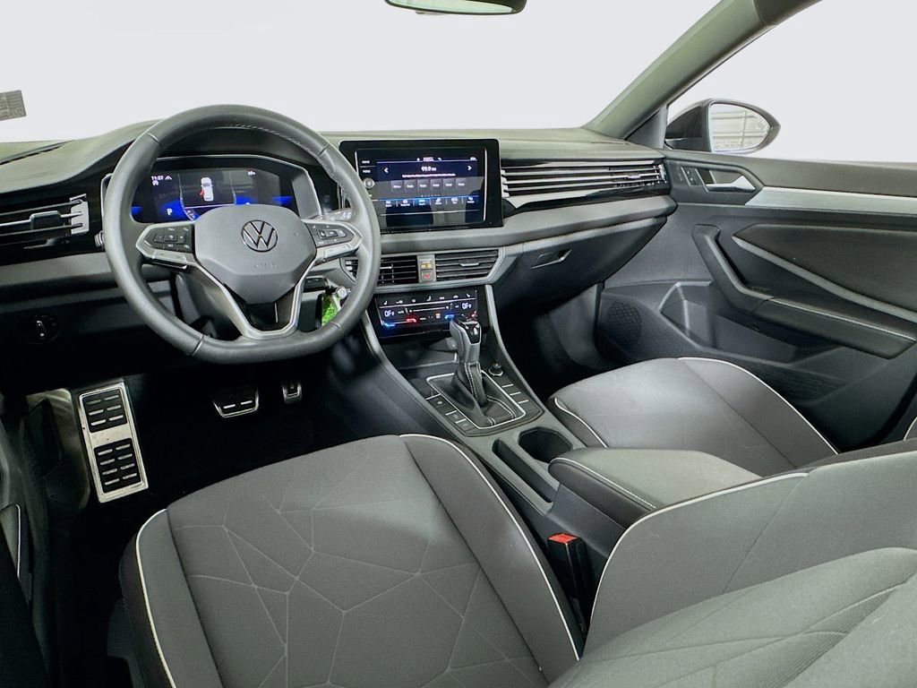 Used 2025 Volkswagen Jetta Sport image 28
