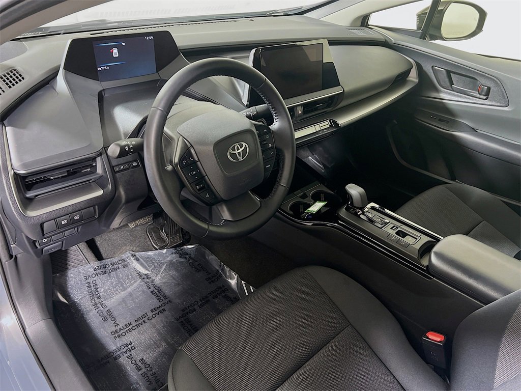 Used 2024 Toyota Prius LE image 10