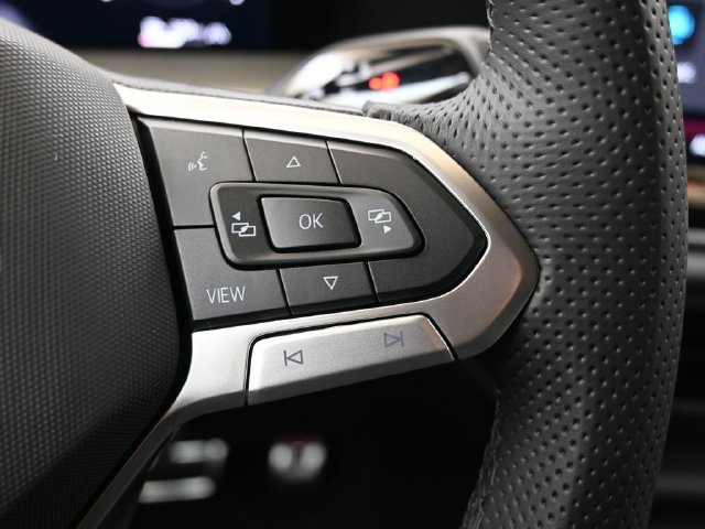 Used 2026 Volkswagen Tiguan SE R-Line AWD/4WD image 27