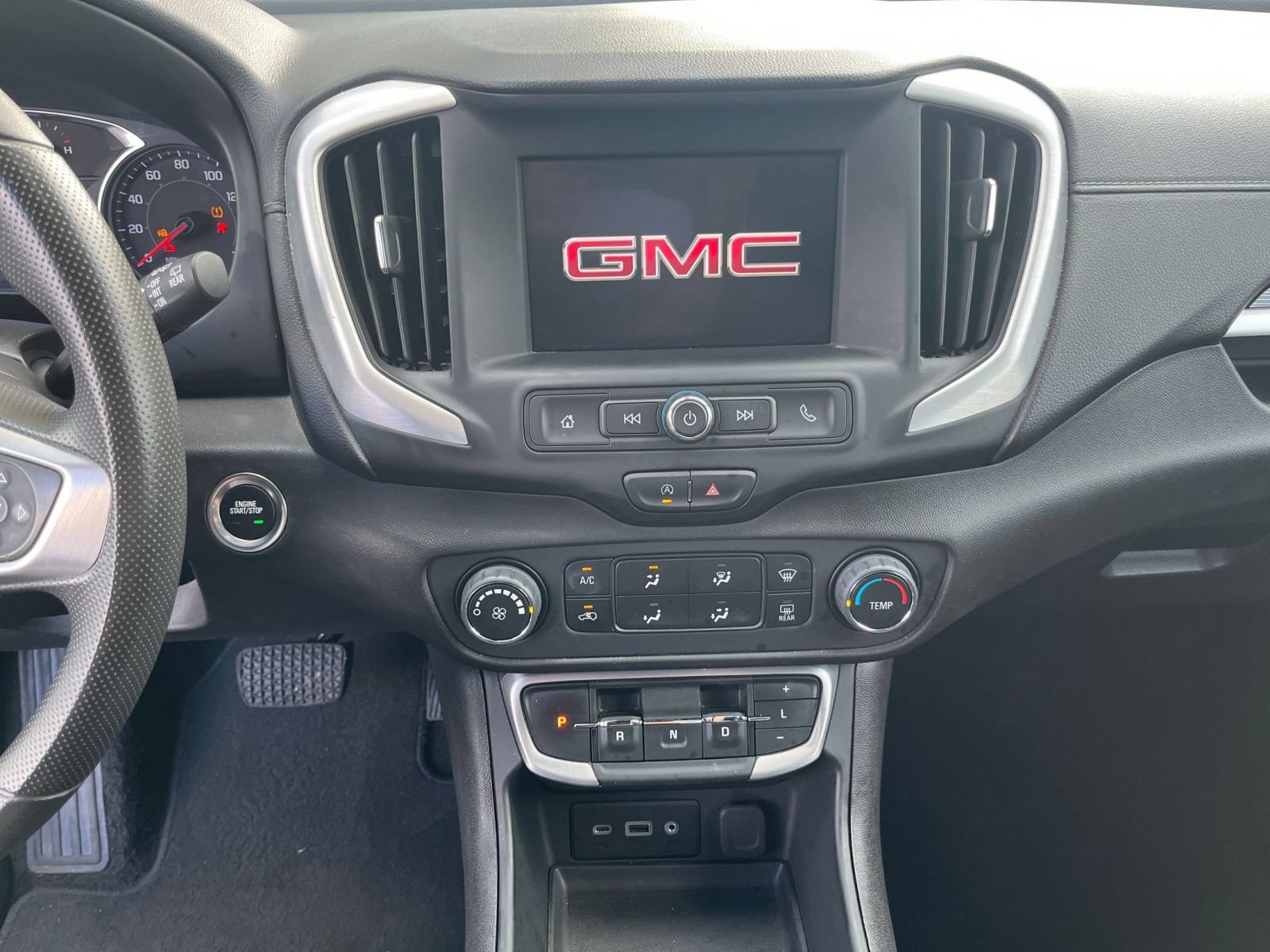 Used 2024 GMC Terrain SLE FWD image 14