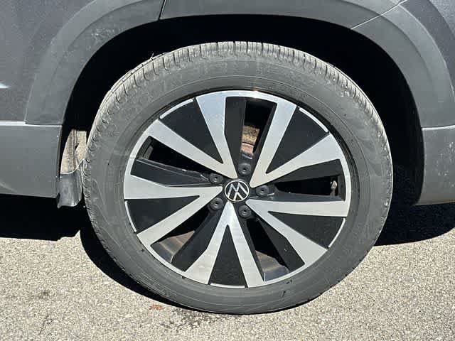 Used 2022 Volkswagen Taos SE AWD/4WD image 5
