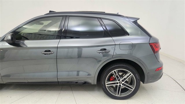 Used 2024 Audi Q5 e Prestige w/ Prestige Package image 11