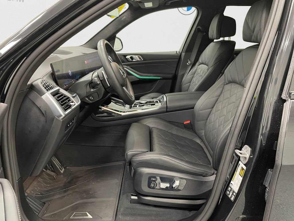 Certified 2025 BMW X7 xDrive40i w/ M Sport Package image 7