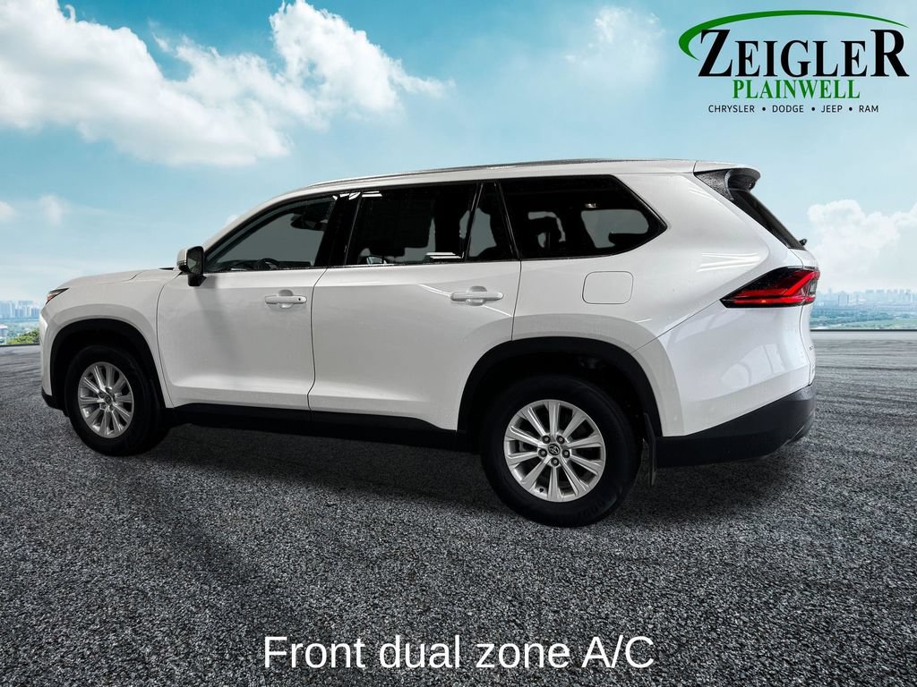 Used 2024 Toyota Grand Highlander AWD image 3