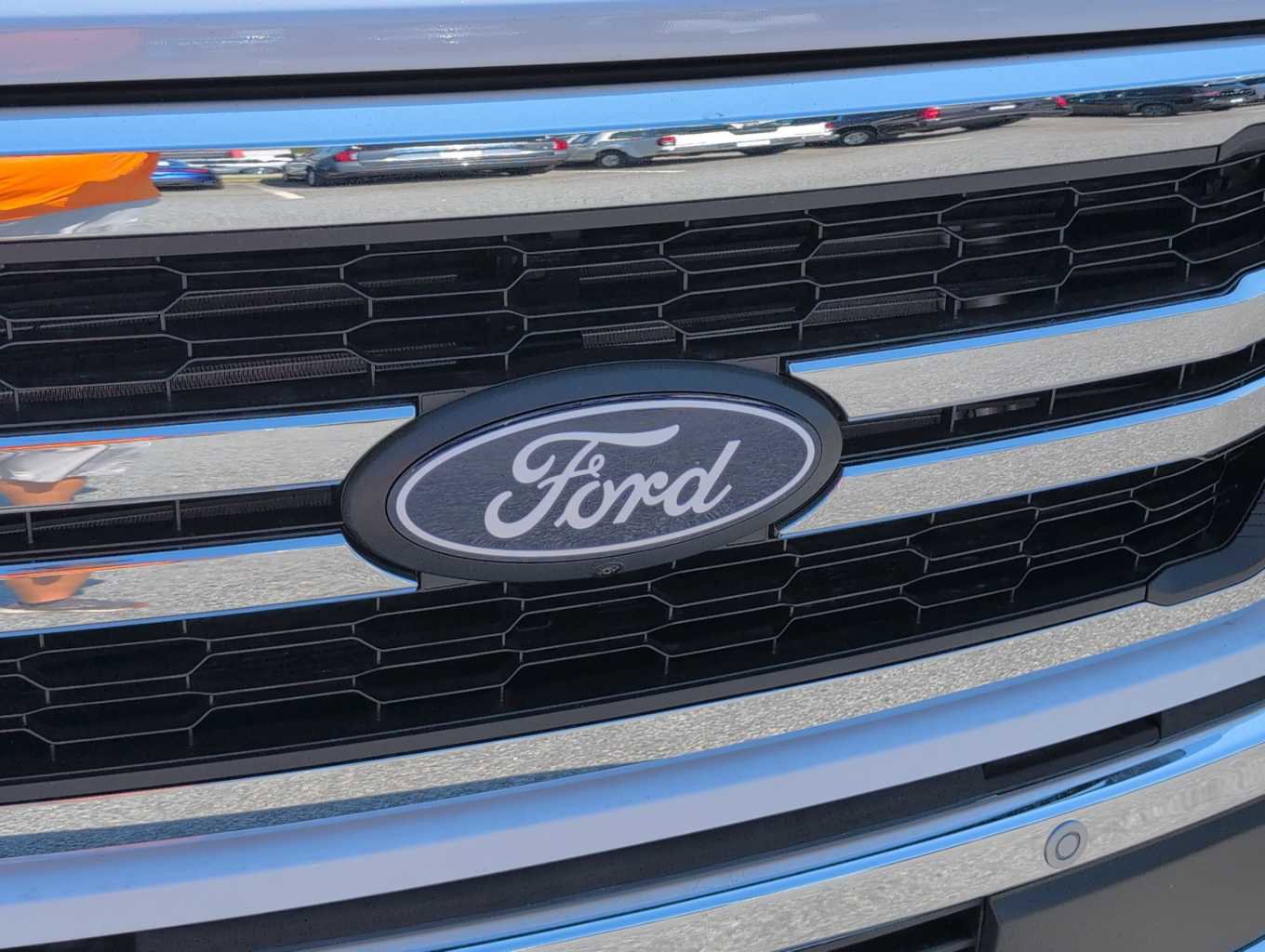 Certified 2025 Ford F150 Lariat w/ Equipment Group 501A Mid image 4