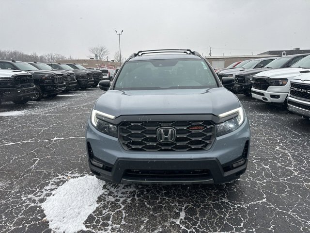 Used 2024 Honda Passport TrailSport image 3