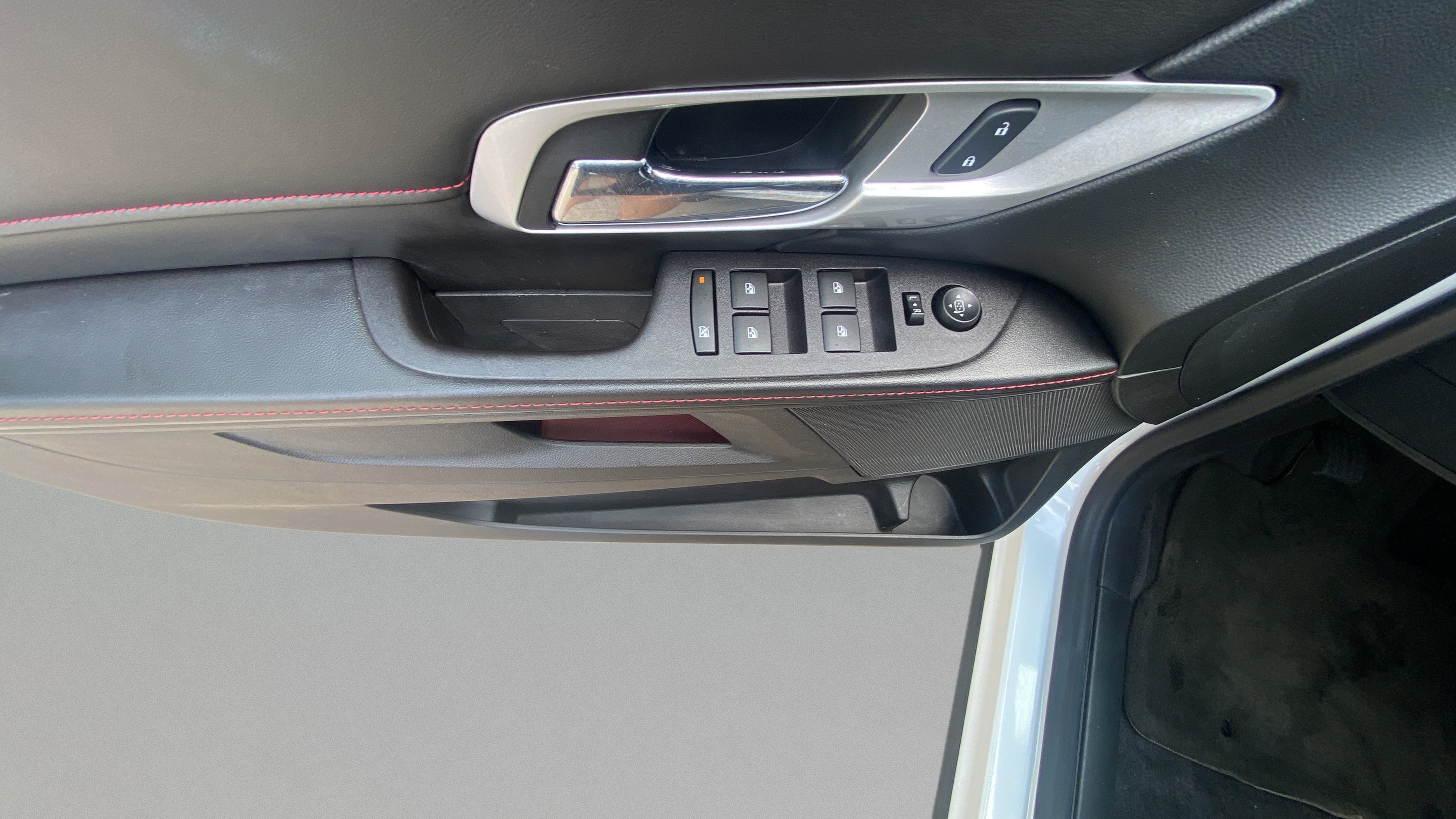 Used 2015 GMC Terrain SLE FWD image 13