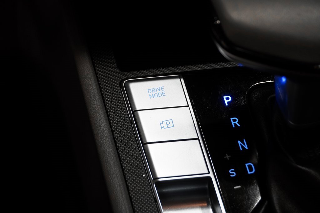 Used 2025 Hyundai Elantra SEL w/ Cargo Package image 31