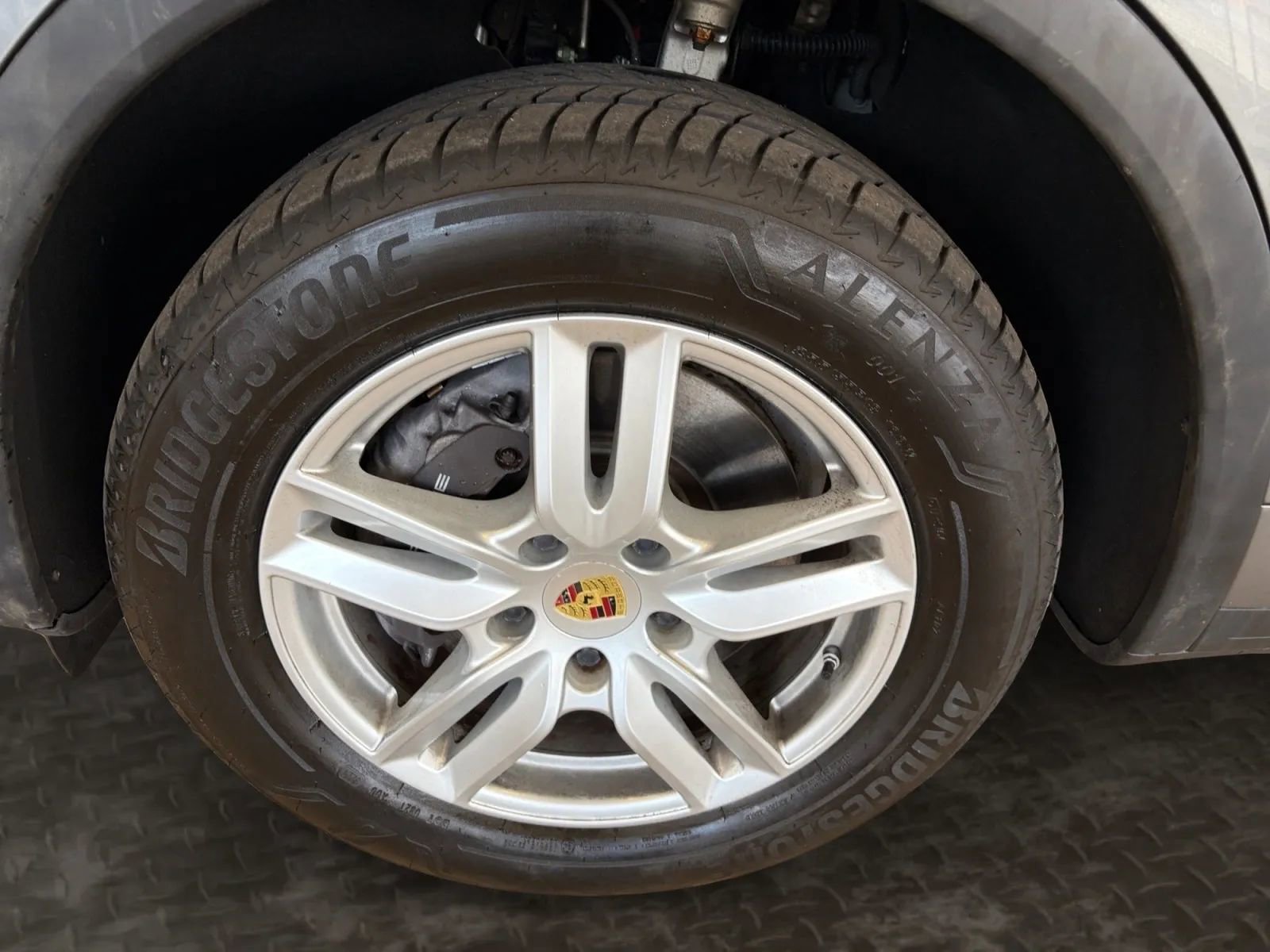 Used 2016 Porsche Cayenne w/ Premium Package Plus image 74
