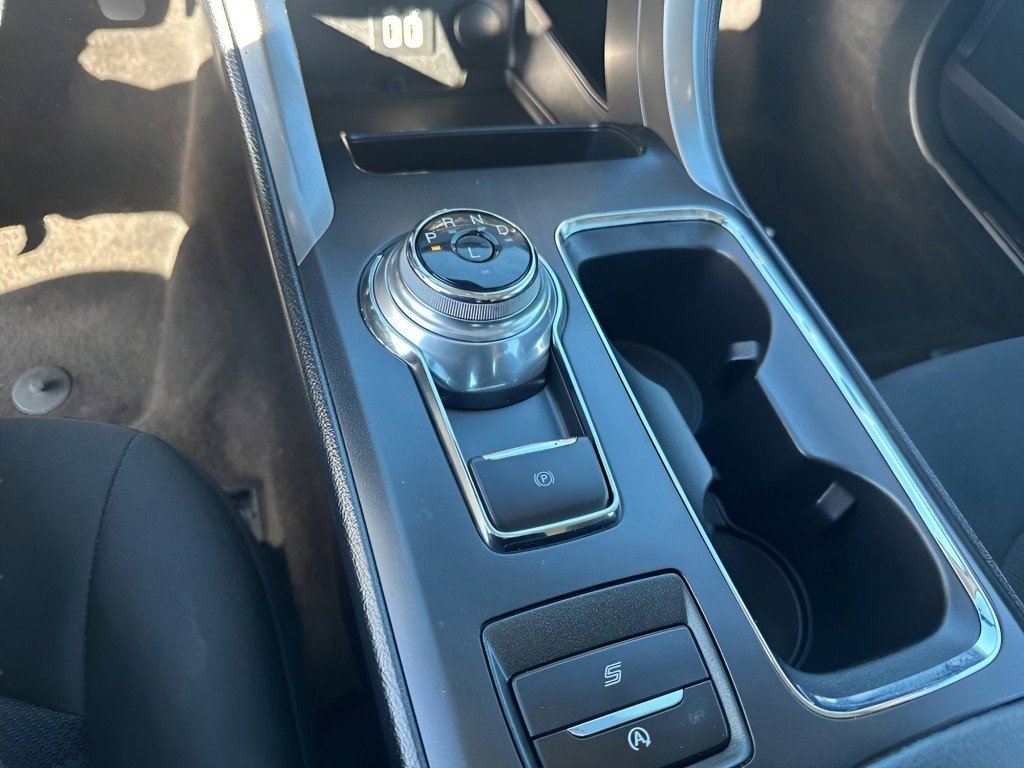 Used 2020 Ford Fusion SE image 21