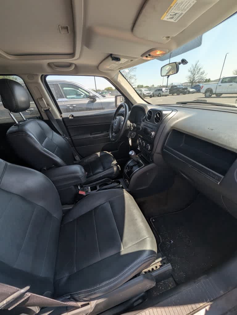 Used 2015 Jeep Patriot High Altitude AWD/4WD image 30