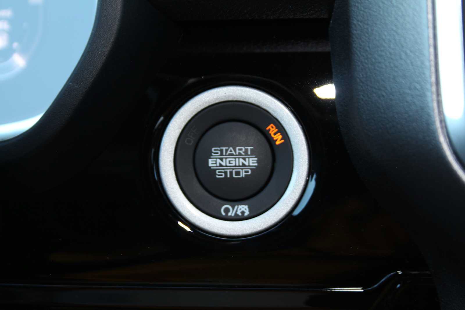Used 2025 RAM 1500 Laramie w/ Night Edition AWD/4WD image 41