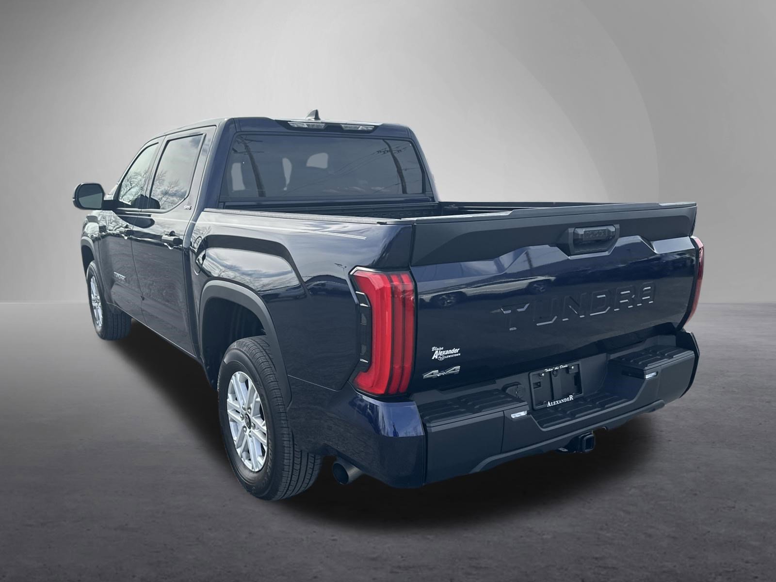 Used 2025 Toyota Tundra SR5 AWD/4WD image 6