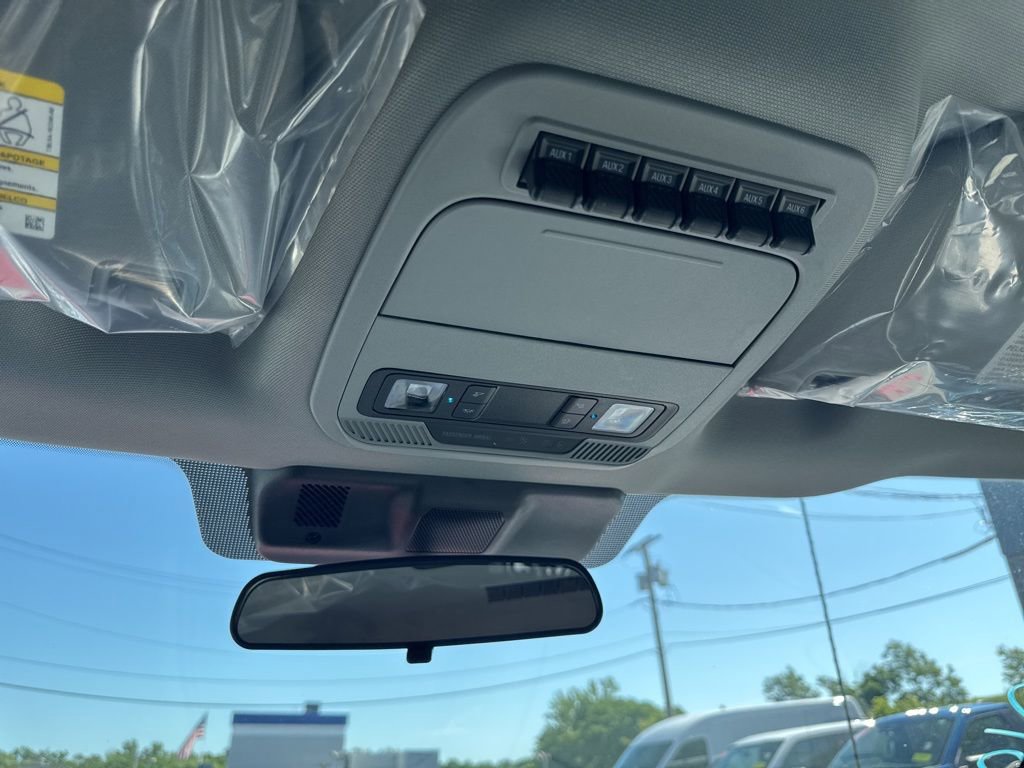 New 2025 Ford F550 4x4 Regular Cab Super Duty image 20