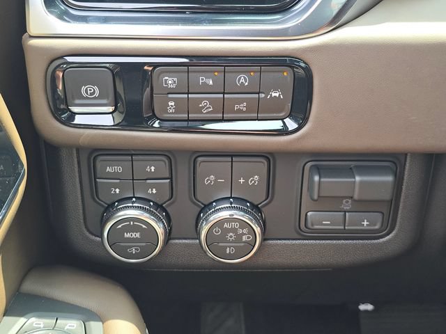 New 2026 GMC Yukon Denali Ultimate AWD/4WD image 6