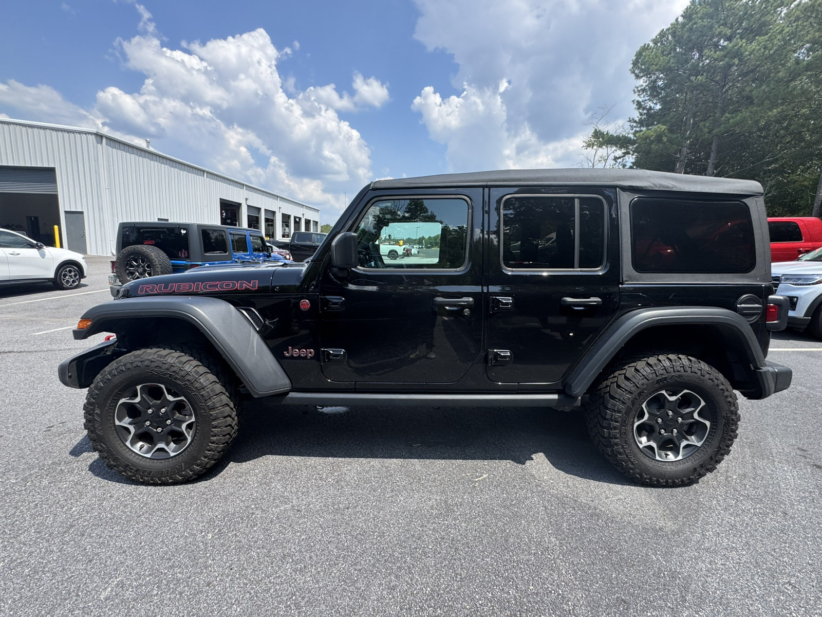 Used 2023 Jeep Wrangler Unlimited Rubicon AWD/4WD image 8