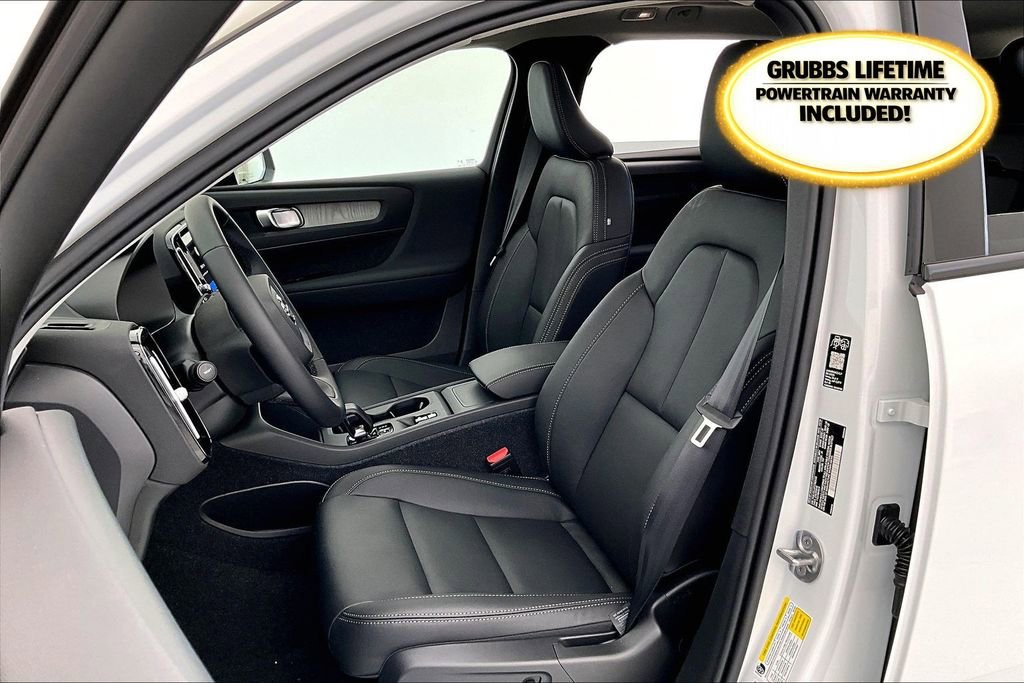 New 2026 Volvo XC40 B5 Core image 36