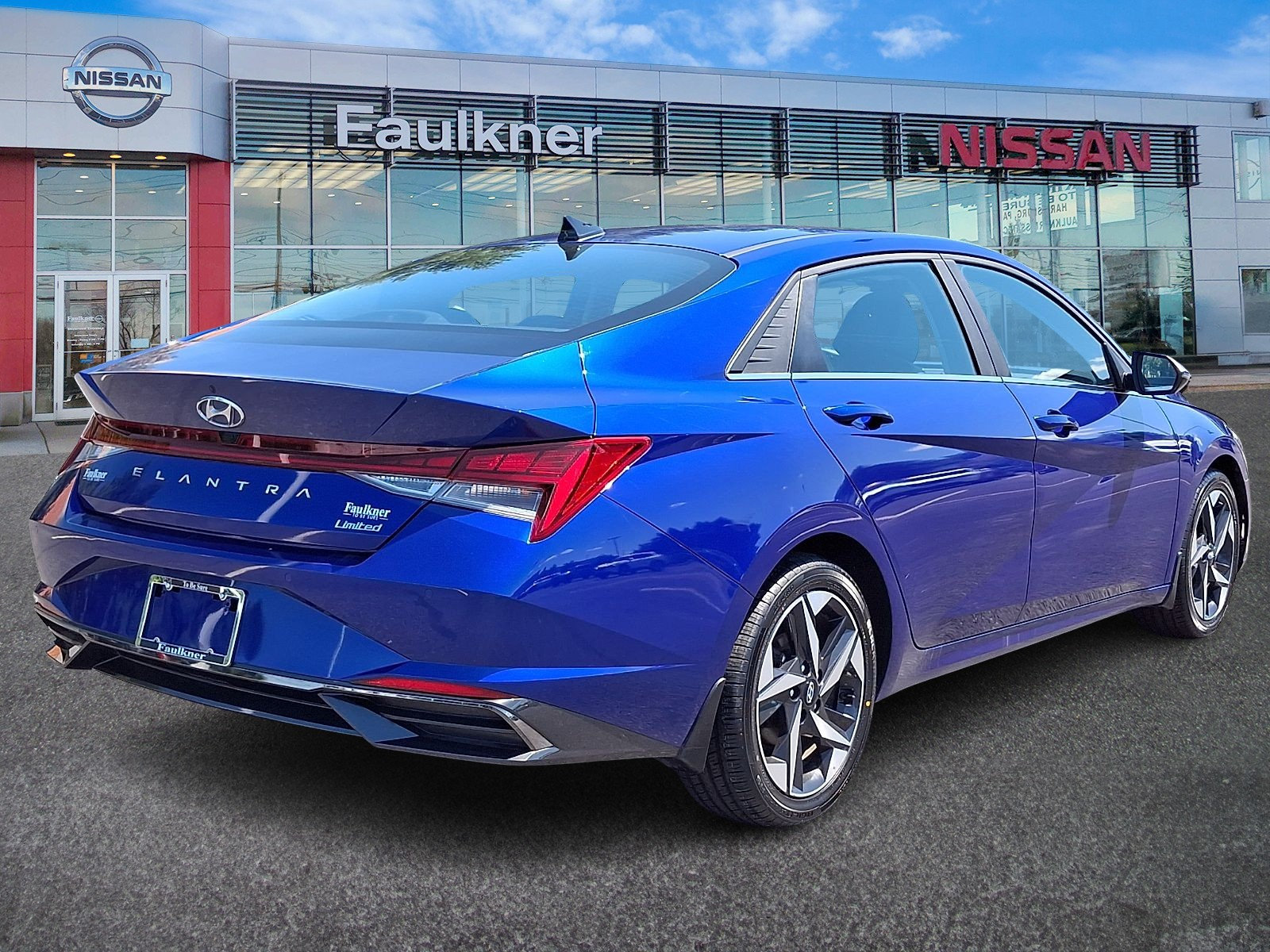 Used 2023 Hyundai Elantra Limited FWD image 6