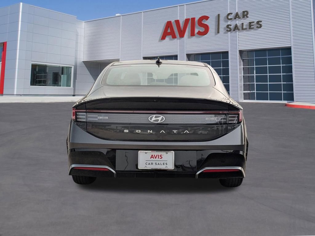 Used 2025 Hyundai Sonata SEL FWD image 5