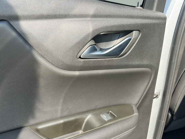 Used 2022 Chevrolet Blazer LT FWD image 16